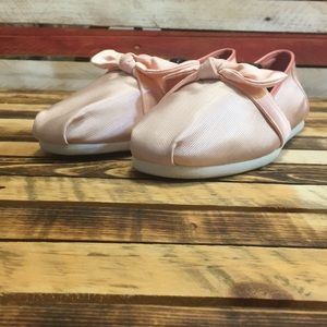 Toms Women’s Size 9